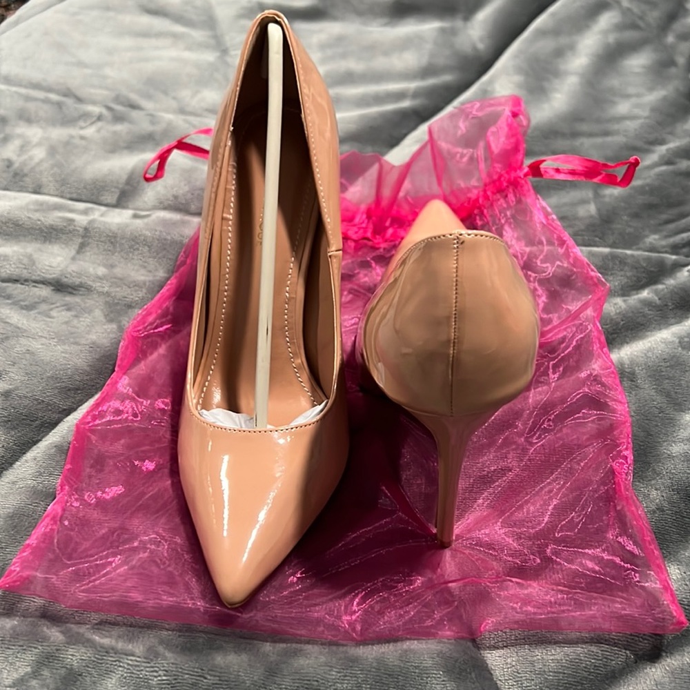 Brand new, never worn Lola Shoetique nude pumps!
